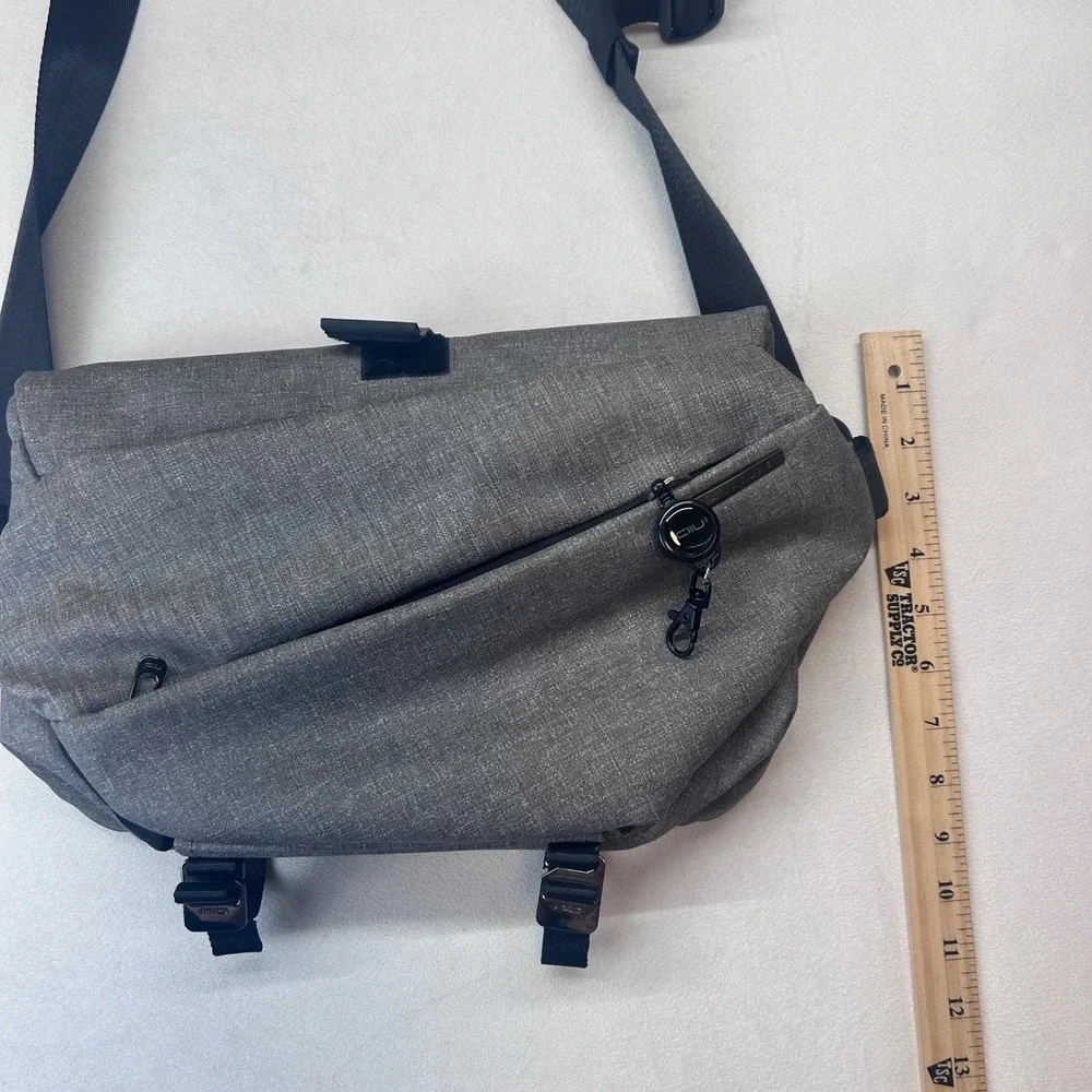 NIID Urbanature Radiant Urban Sling Bag Unisex Grey Techwear‎ Crossbody